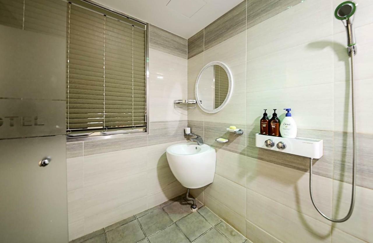 Dubai Hotel Cheongju Bagian luar foto
