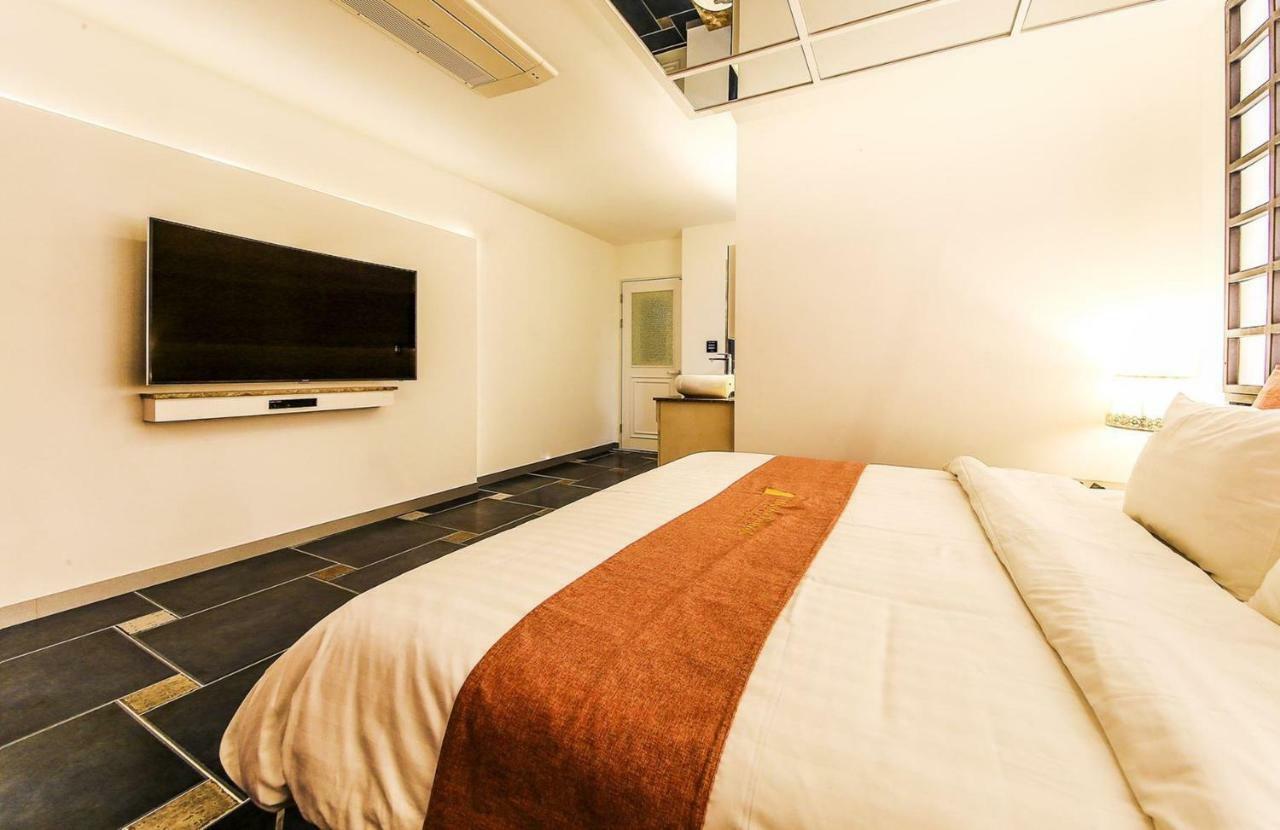 Dubai Hotel Cheongju Bagian luar foto