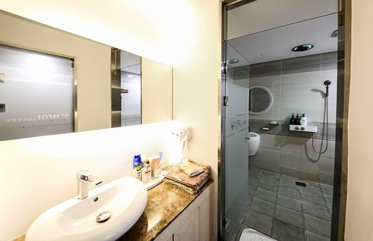 Dubai Hotel Cheongju Bagian luar foto