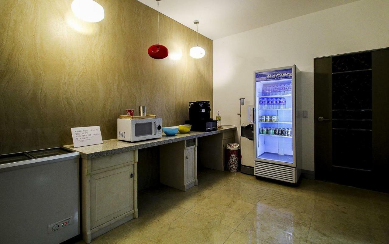Dubai Hotel Cheongju Bagian luar foto