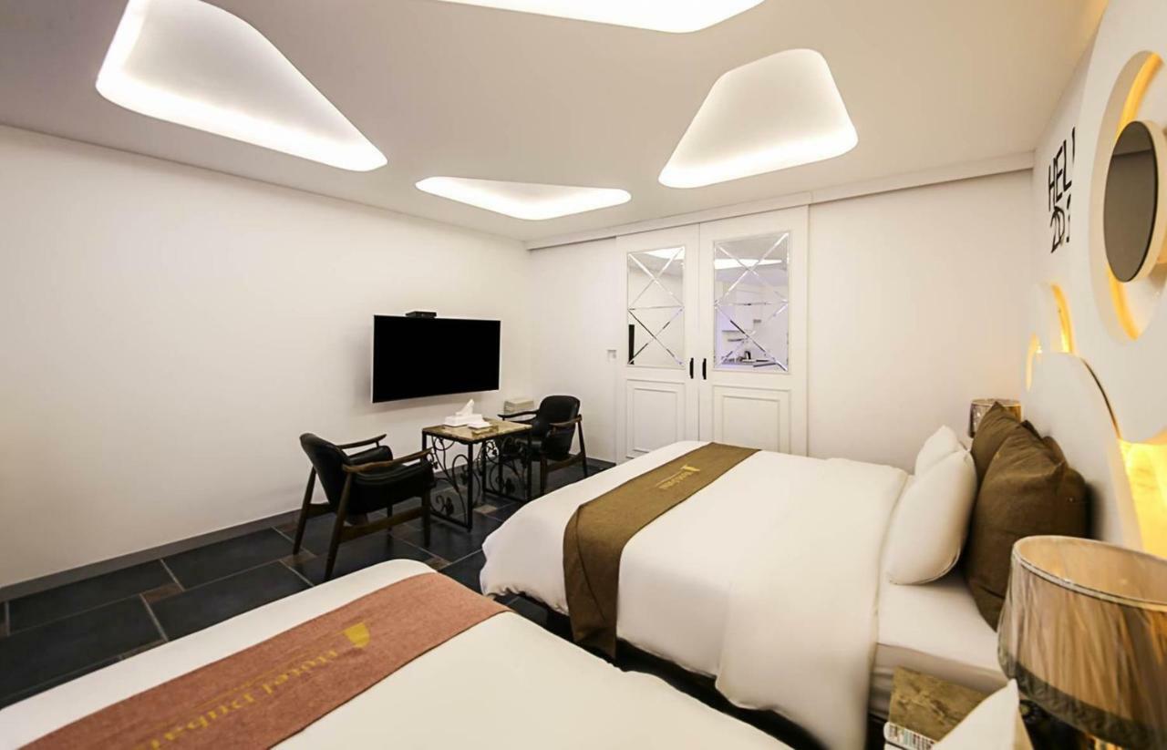 Dubai Hotel Cheongju Bagian luar foto